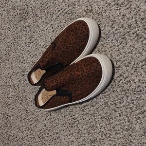 Time and Tru Shoes